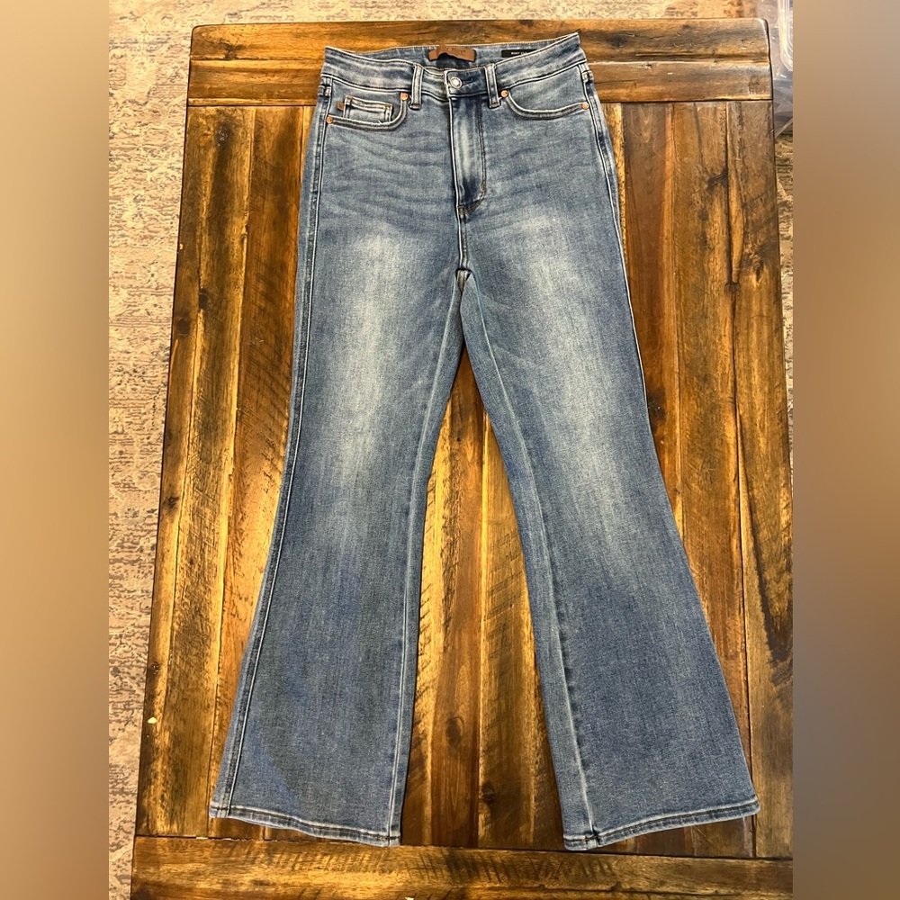 Judy Blue Tummy Control Embroidered pockets Boot cut jeans